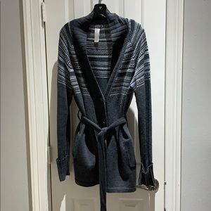 Patagonia grey sweater.